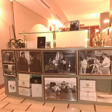 ホテル Brixellum 3*