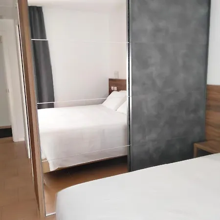 ホテル Brixellum 3*